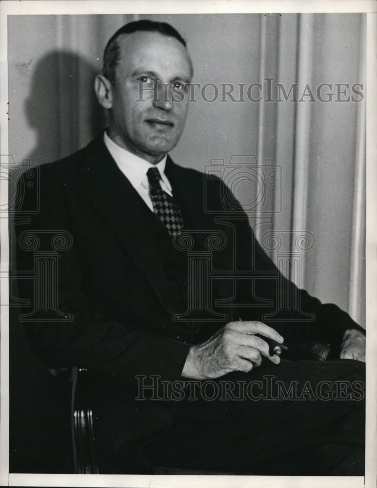 1934 Press Photo Capt. A. R. Dewar comes to embassy in America