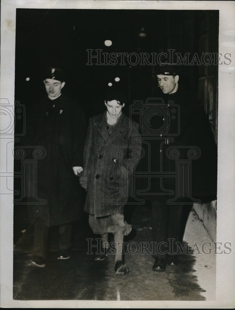 1934 Press Photo Jacque Arnand in Paris