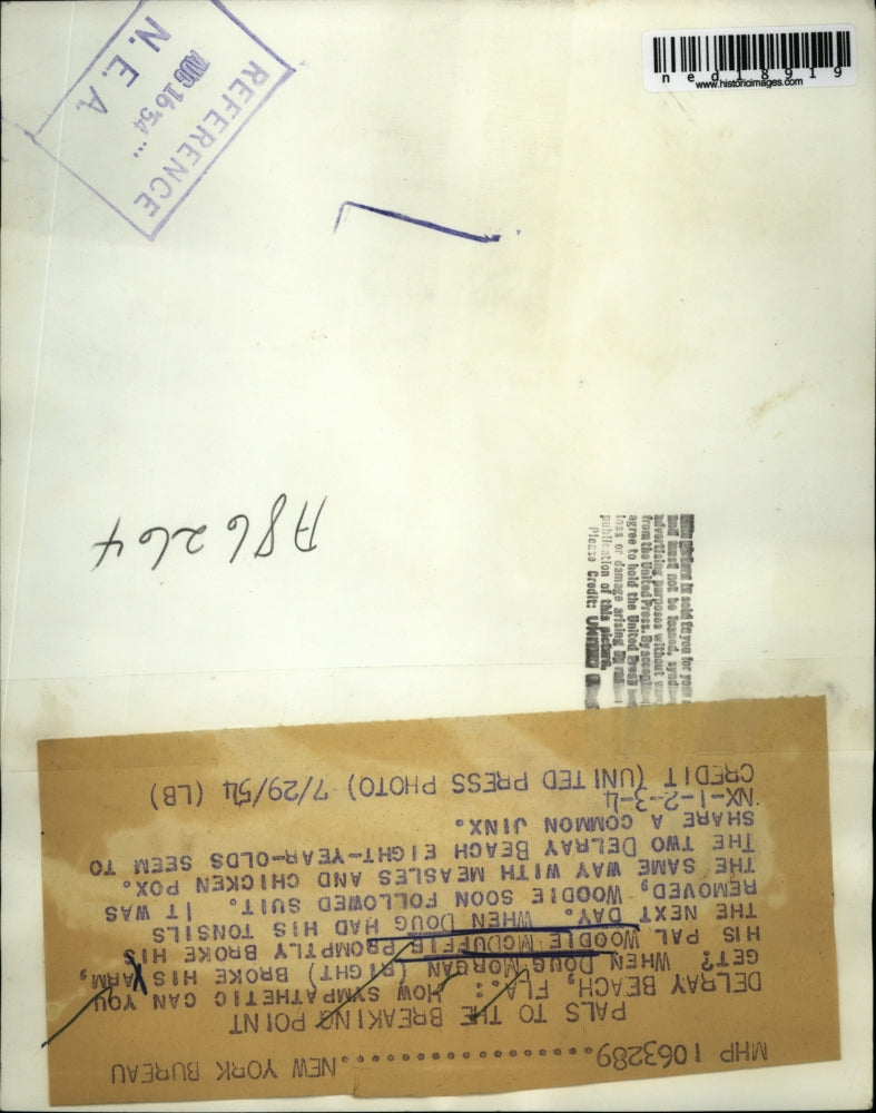 1954 Press Photo Doug Morgan and Woodie McDuffis with broken arms in Florida