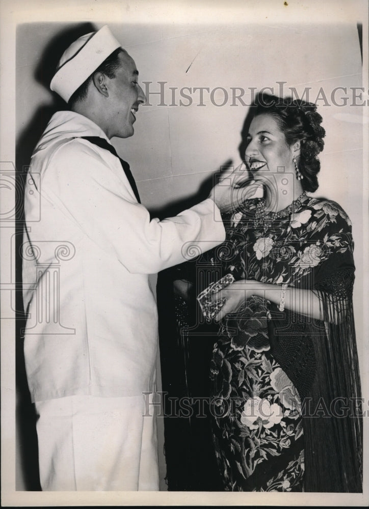 1939 Press Photo Don Miguel J. Moreno Jr. And Theresa Tararthe At Party