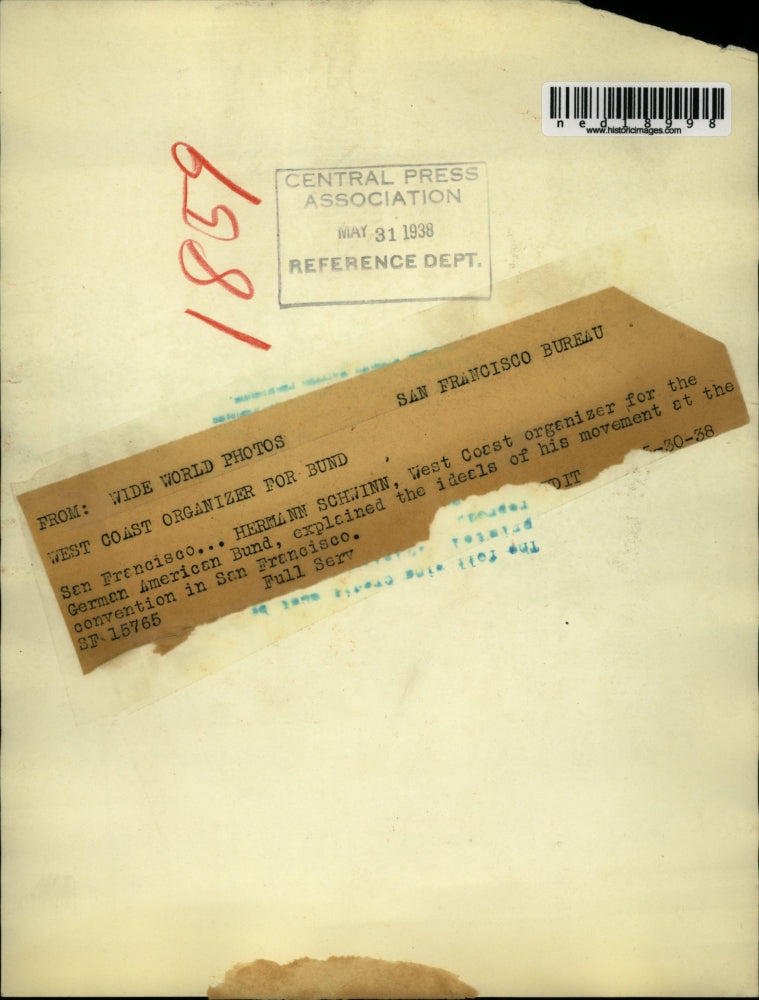 1938 Press Photo Hermann Shwinn explain his ideas for his movement - ned18998