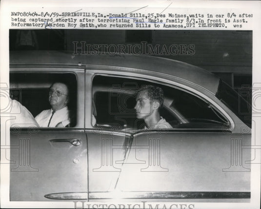 1959 Press Photo Asst. Reformatory Warden Roy Smith with Donald Sills