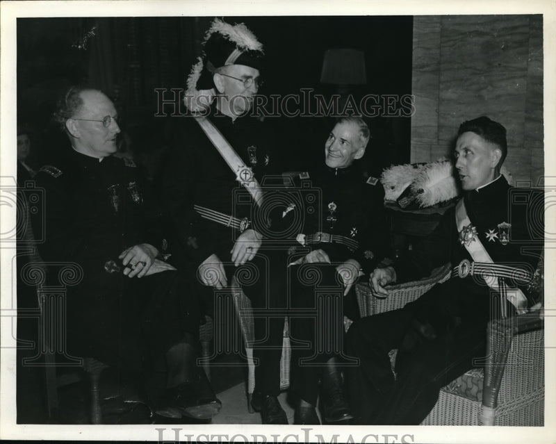 Load image into Gallery viewer, 1940 Press Photo Knights Templer J.V. Simpson, Bellaire, O, A.R Ibess,
