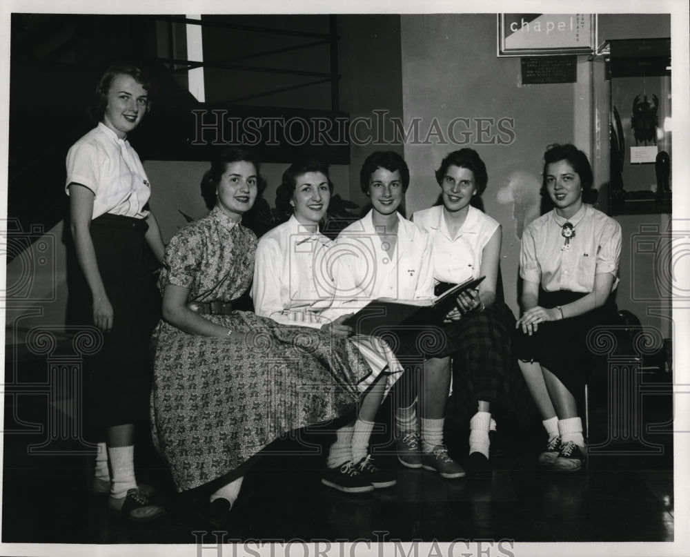 1951 Press Photo Members of committee for Monnettt Weekend