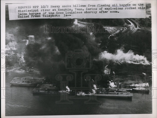 1954 Press Photo Air view of burning oil barges at Memphis Tn