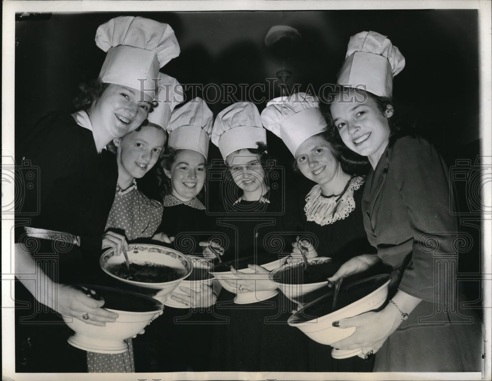 1941 Press Photo Chicago 4-H girls cooking, LJ Bean, H Buckingham - ned19178