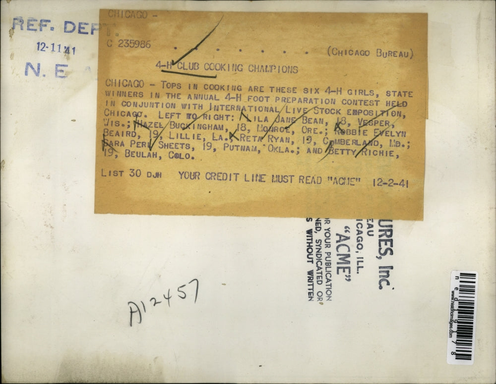 1941 Press Photo Chicago 4-H girls cooking, LJ Bean, H Buckingham - ned19178