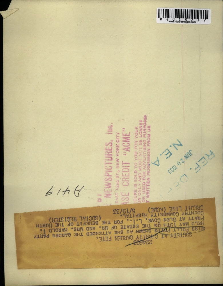 1933 Press Photo Polly Potts at garden party at Pratt estate in NY