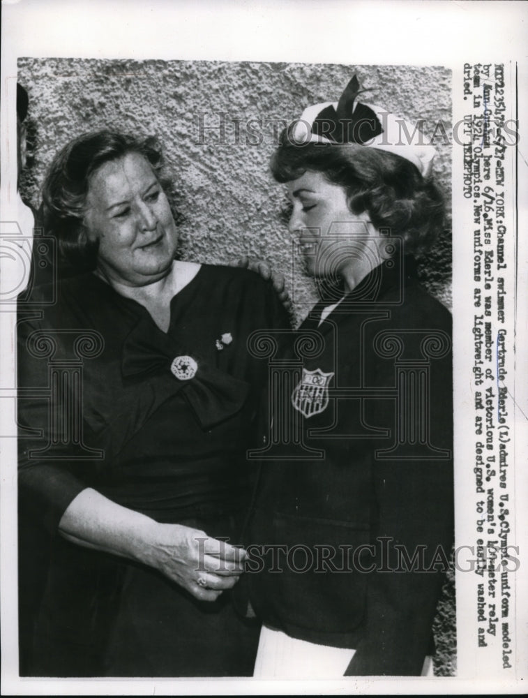 Load image into Gallery viewer, 1960 Press Photo NYC English Channel swimmer Gertrude Ederle &amp; Ann Graham
