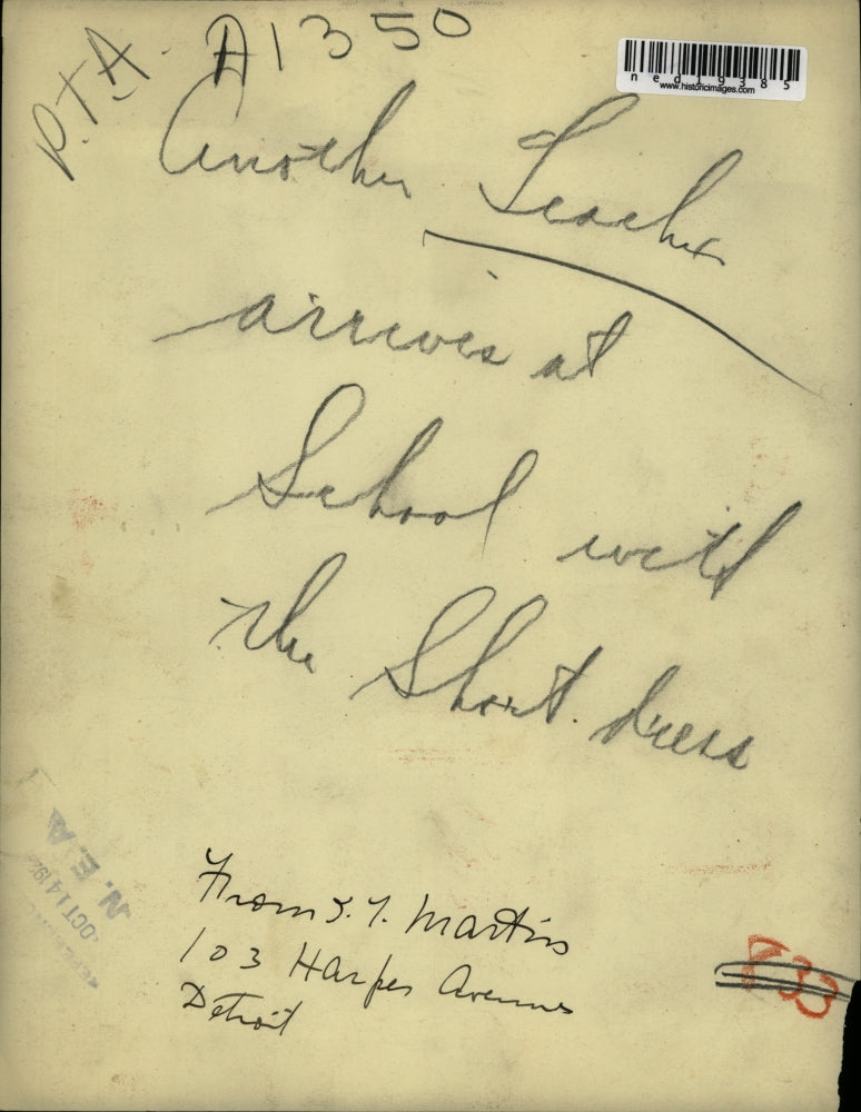 1924 Press Photo Young woman arriving at school, smiling