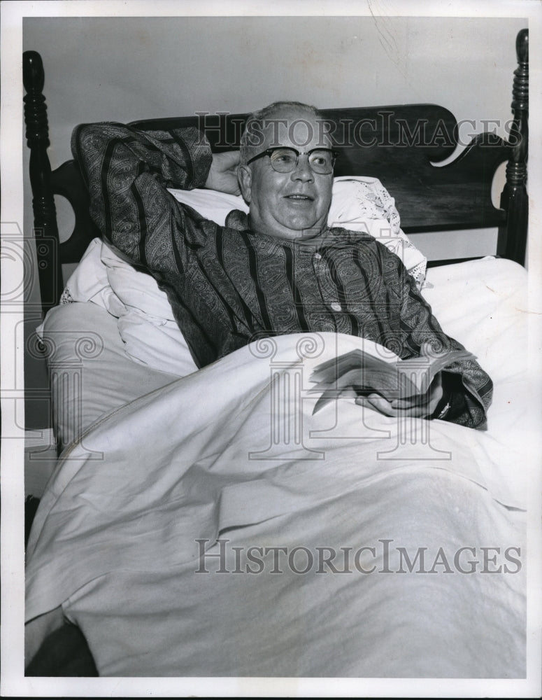 1956 Press Photo Harry Fix Kewanse Boiler Company Illinois Reading In Bed