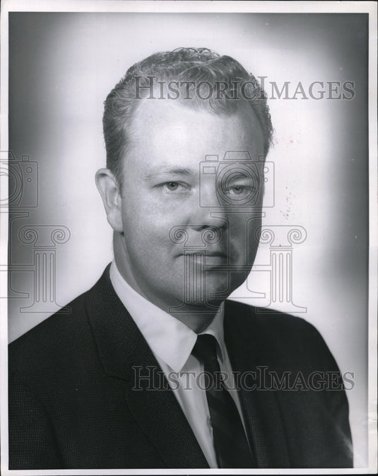 1966 Press Photo Jack R Glenn of Strongsville Ohio named to Lees Carpet 100%
