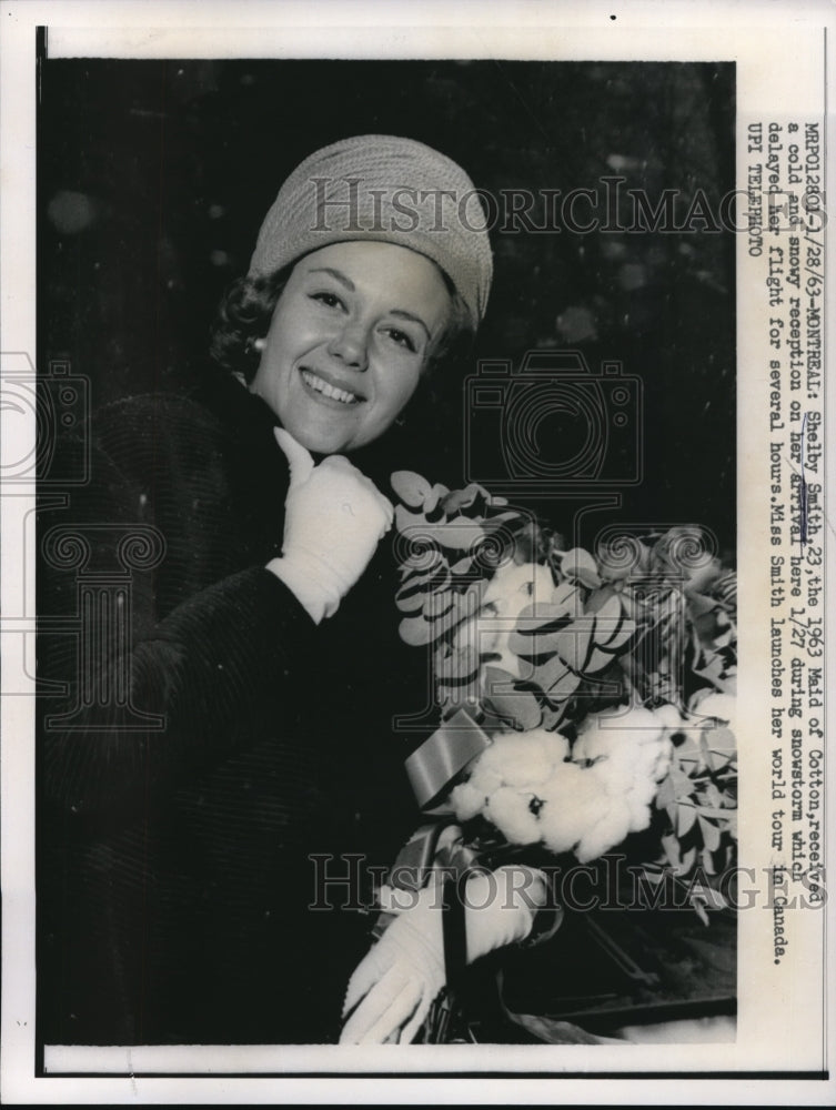 Load image into Gallery viewer, 1963 Press Photo Montreal Shelby Smith Maid Of Cotton World Tour Canada
