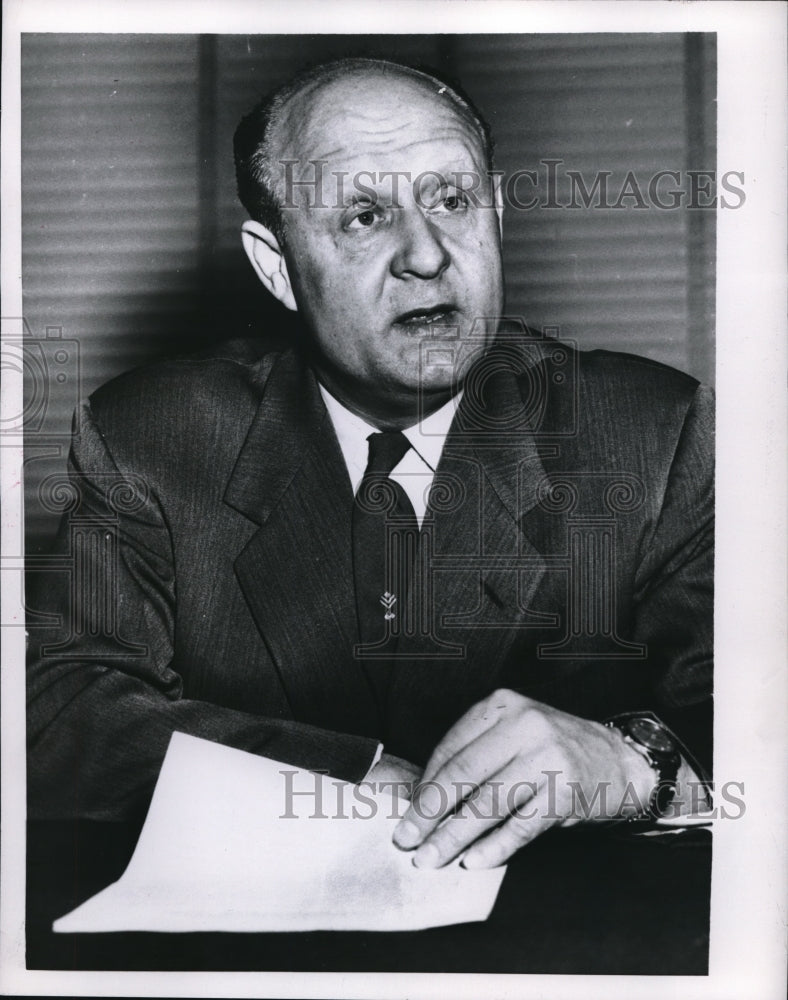 1957 Press Photo Val Peterson