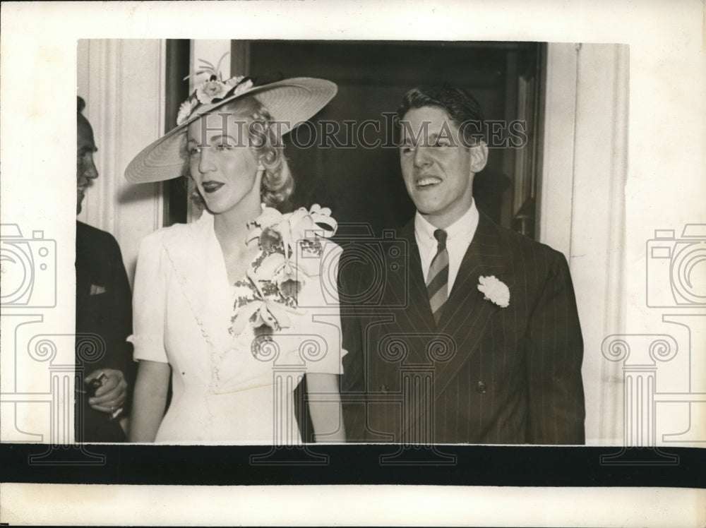 1938 Press Photo William Dobbs and his wife Andrea