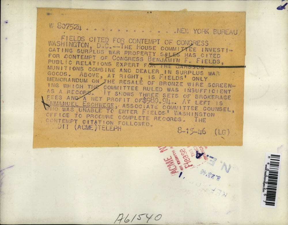 1946 Press Photo Emmanuel Eschwege at Benjamin F Fields' office in Washington DC