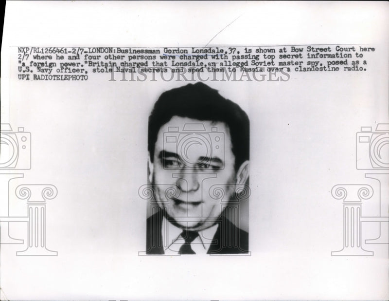Load image into Gallery viewer, 1961 Press Photo Gordon Lonsdale at Bow Street Court
