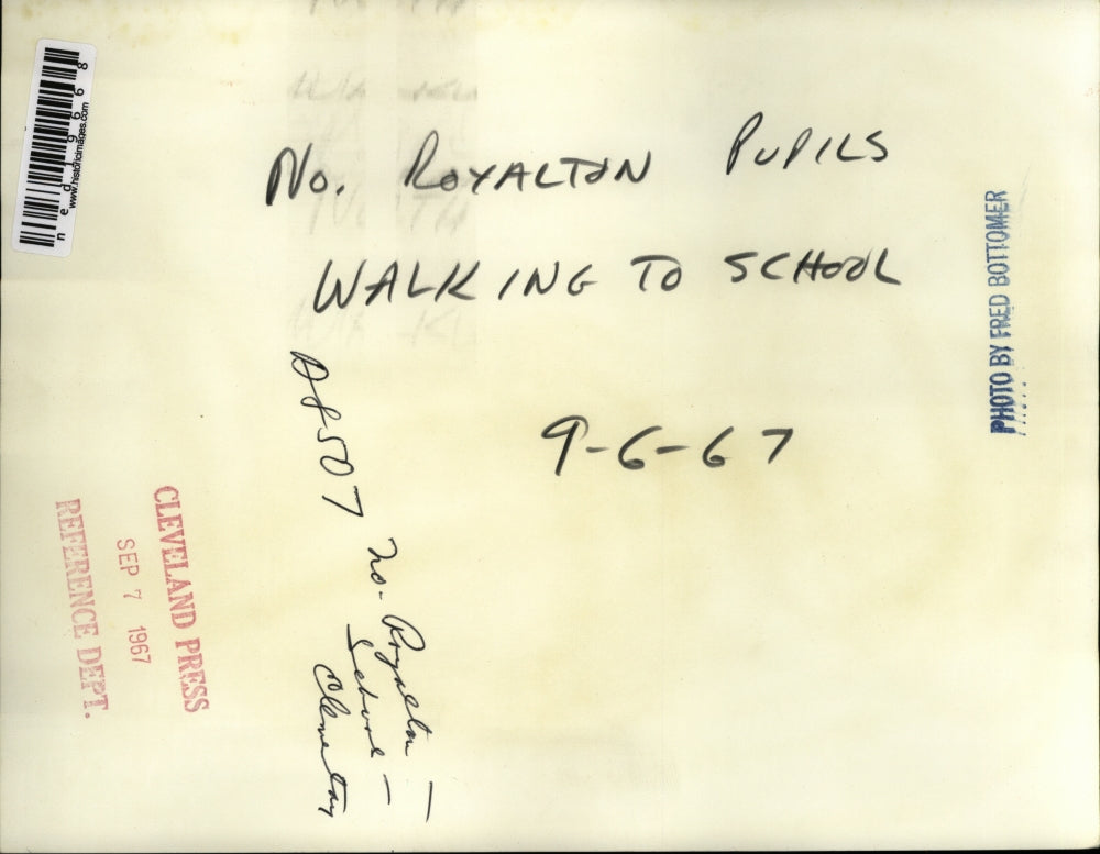 1967 Press Photo North Royalton pupils walking to school - ned19668