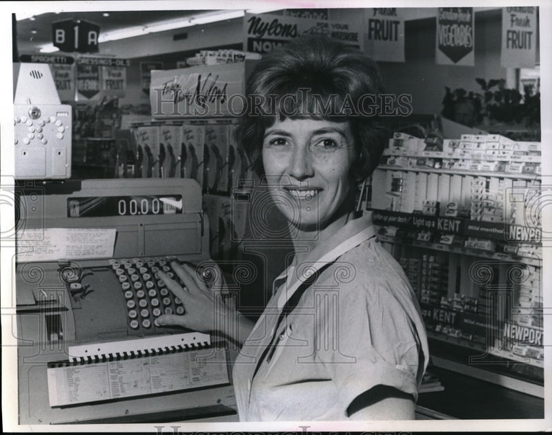 Load image into Gallery viewer, 1966 Press Photo Bobbie McGown Head cashier at Pick-N-Pay
