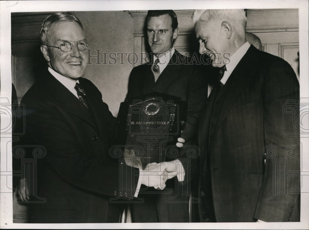 1938 Press Photo John D Rockefeller Jr shakes hands with Dr Joseph Hughes over
