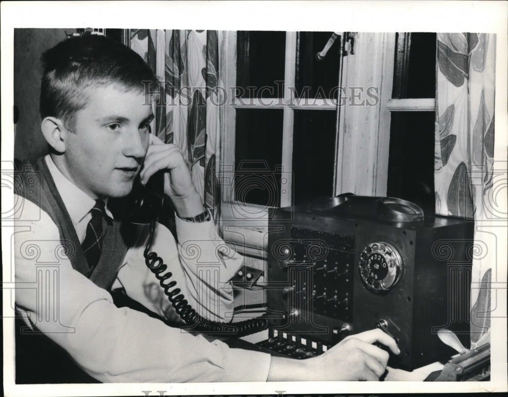 1958 Press Photo Thomas Schlyter with personal telephoto line in Bromia, Sweden
