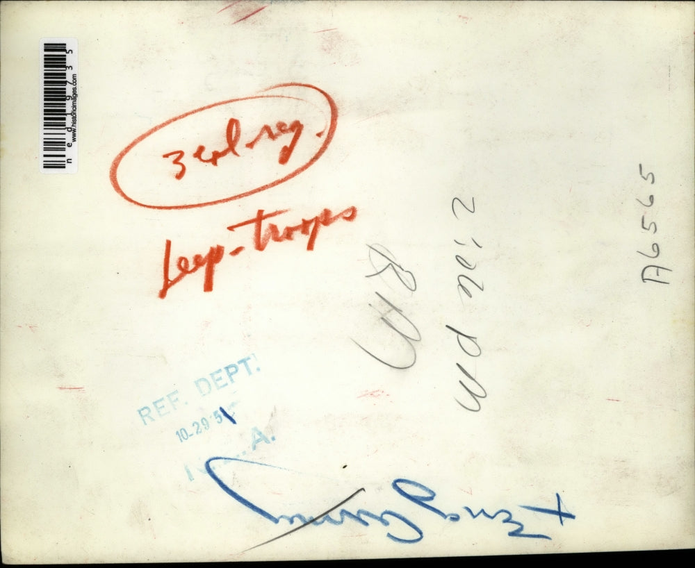 1951 Press Photo British patrols guard stores due to protesting Egyptians