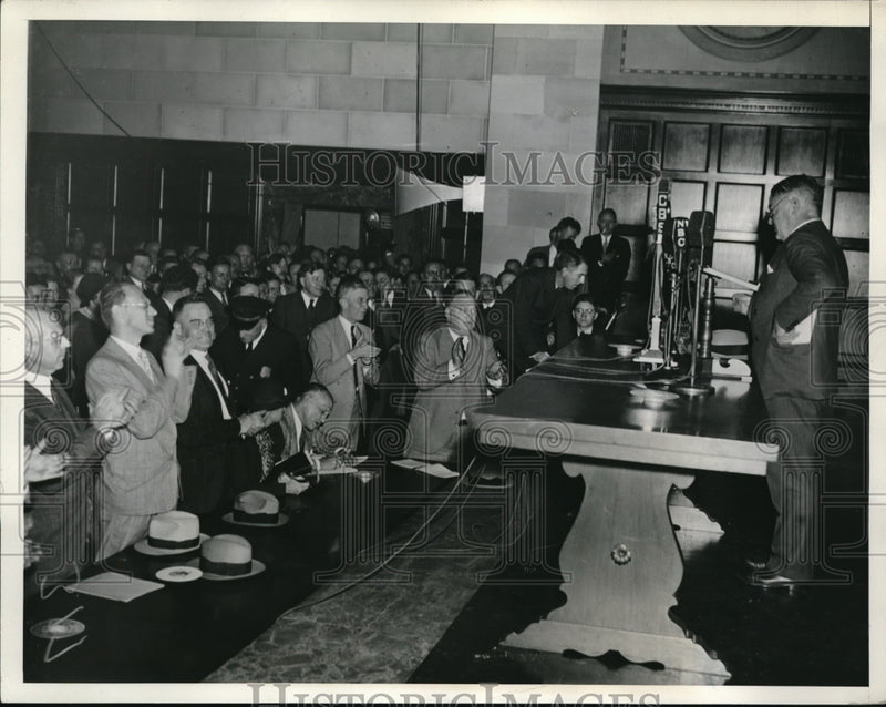 Load image into Gallery viewer, 1934 Press Photo Hugh Johnson Washington NRA Radio His Dramatic Exit
