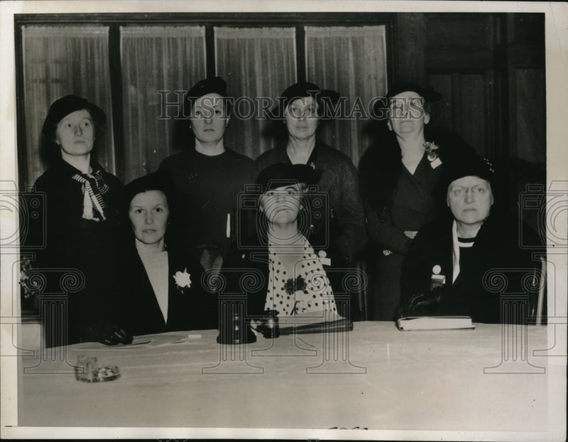Load image into Gallery viewer, 1935 Press Photo Bank Women Association Officers

