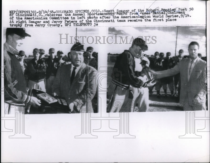 Load image into Gallery viewer, 1958 Press Photo Scott Saegar Receives Annual Sportsmanship Award
