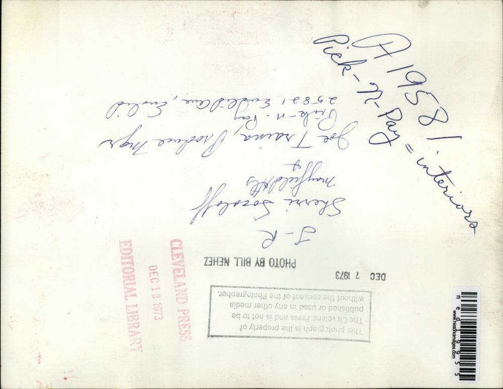 1973 Press Photo Sherri Socoloff Mayfield Joe Trainer Produce Manager Pick-N-Pay