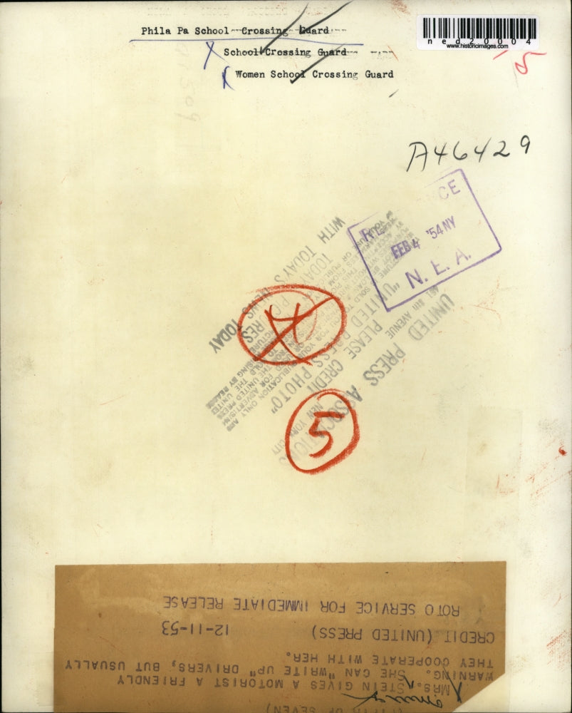 1953 Press Photo Mrs. Stein giving a motorist a warning