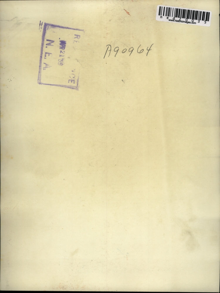 1959 Press Photo Mr Jack Silver, druggist, enters San Diego jail after arrest.