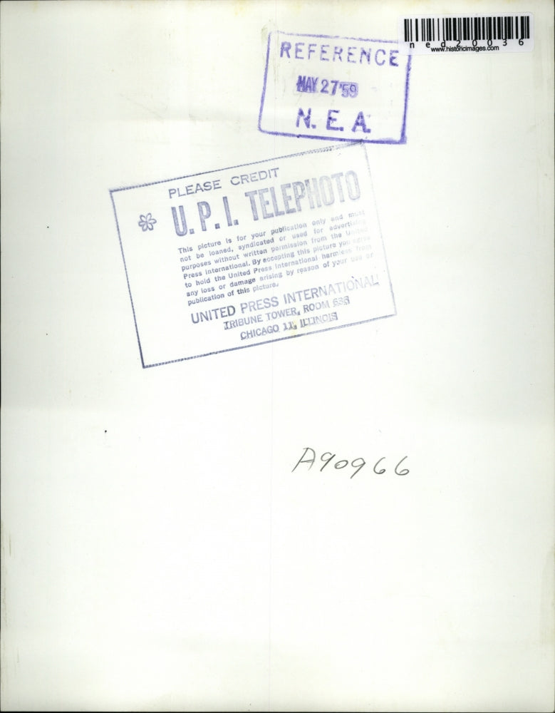 1959 Press Photo Mr and Mrs Frank and Hortense Schoen in Redwood City, CA court.