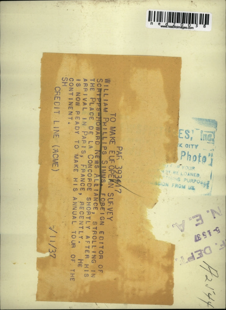 1937 Press Photo William Phillips Simms strolling in Paris - ned20038