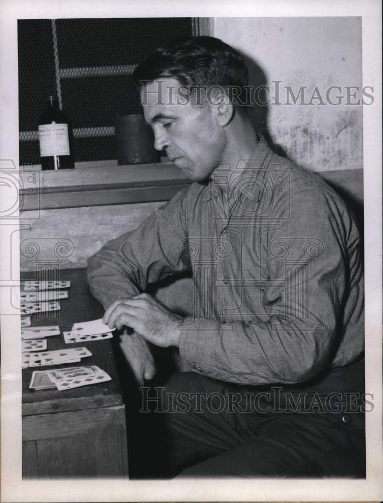 1945 Press Photo Mark Lewis Streeter, American, awaits trial as war criminal.