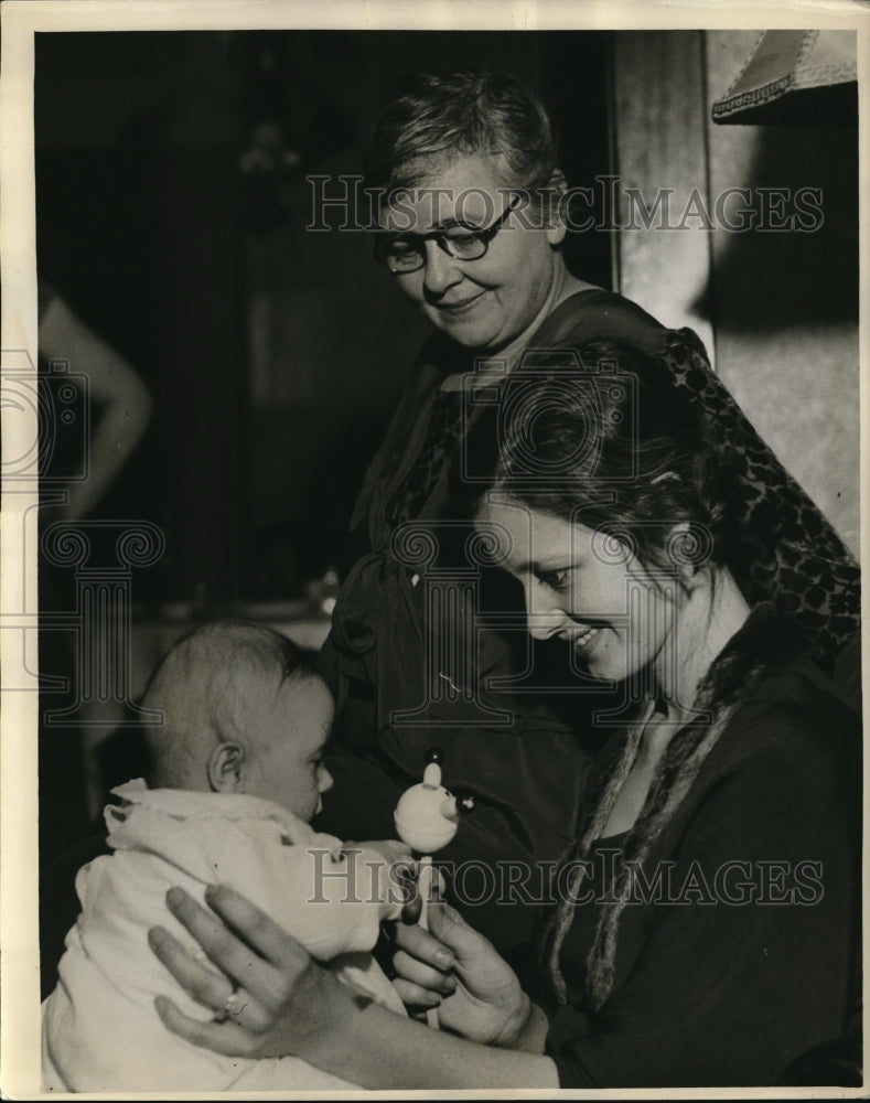 1933 Press Photo Georgine Smeeman Herman Stutz Denver Baby Clemency