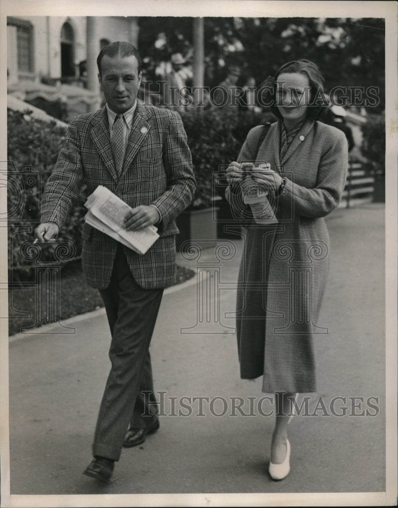 Load image into Gallery viewer, 1939 Press Photo Mr. and Mrs. Gould Shaw at the Hialeah Park
