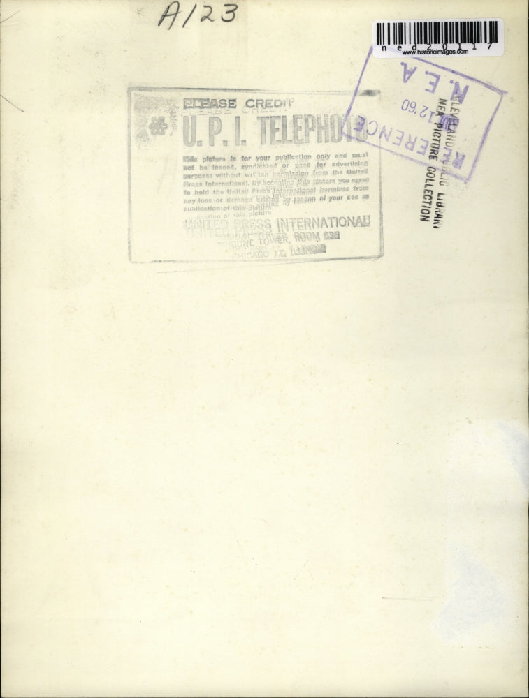 1960 Press Photo Edwin A. Baker Receives Helen Keller Award From Helen Keller