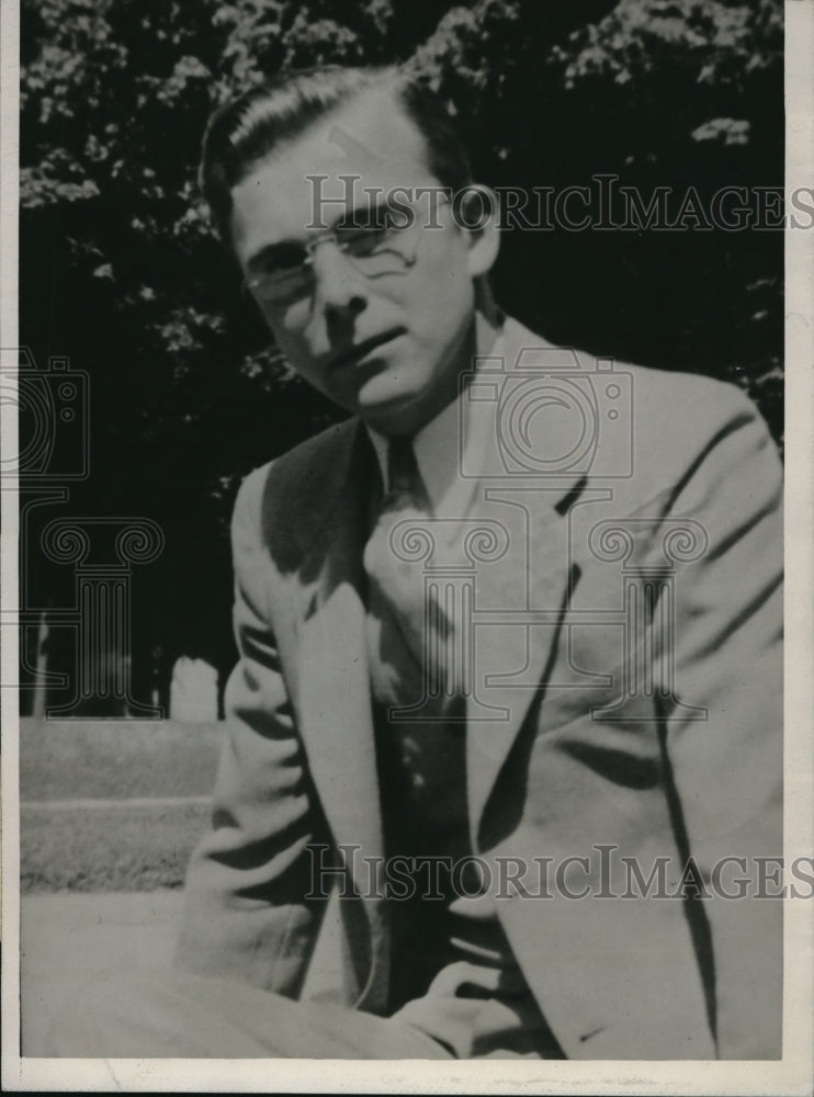 1933 Press Photo Pastor held for delinquency of girl
