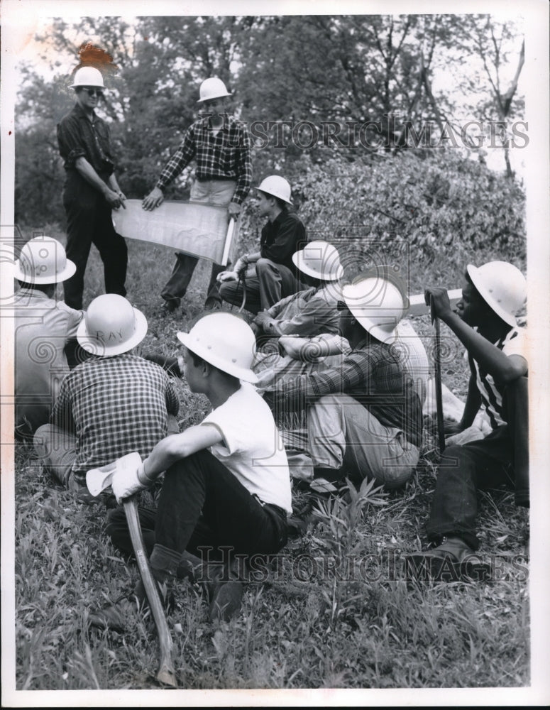 1961 Press Photo Work Therapy Program