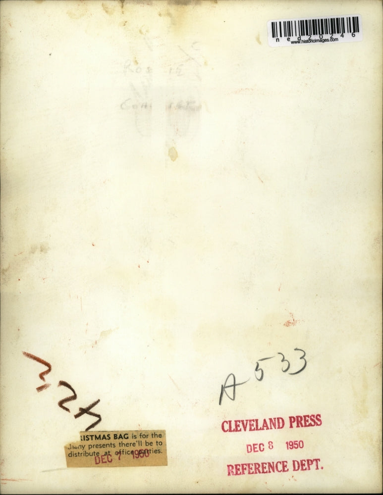 1950 Press Photo Christmas Bag Presents To Be Given At Office Parties