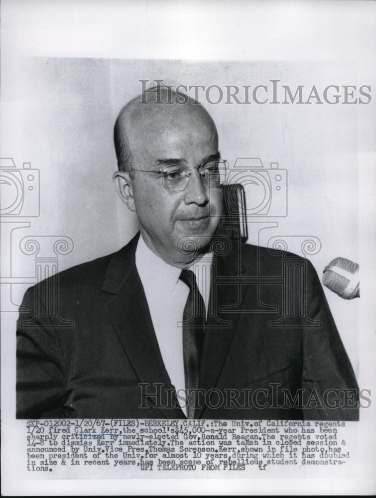 1967 Press Photo Clark Kerr criticized by newly-elected Gov. Ronald Raegan