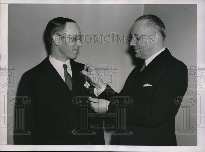 Load image into Gallery viewer, 1938 Press Photo Norbert Considine Finland Consul honores in Philadelphia
