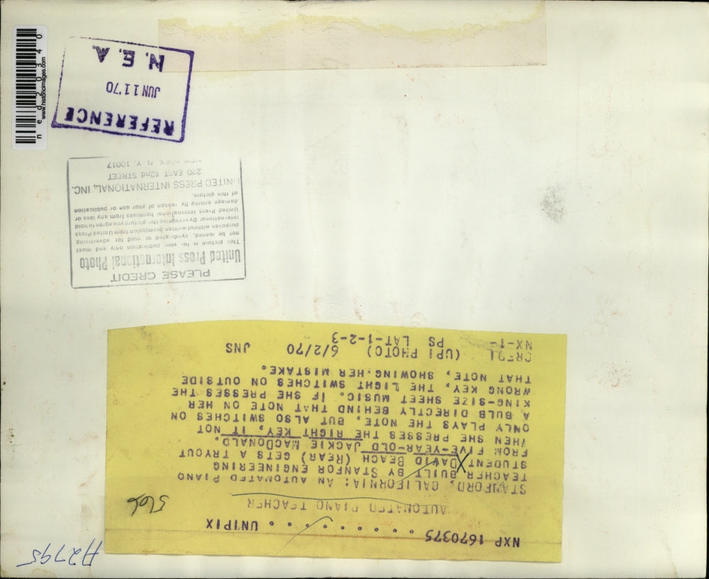 1970 Press Photo Automated Piano teacher David Beach teaches Jackie MacDonald