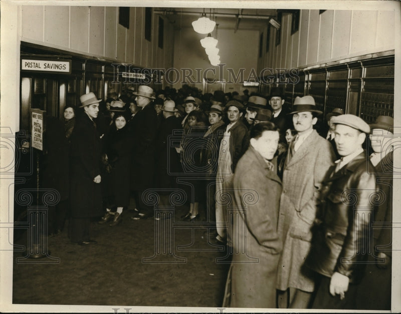 Load image into Gallery viewer, 1933 Press Photo Detroit Postal Savings

