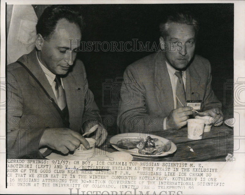 Load image into Gallery viewer, 1957 Press Photo Top Russian scientists at the Garden of the Gods Club
