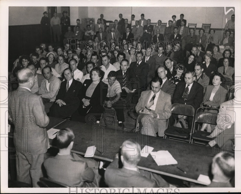 Load image into Gallery viewer, 1950 Press Photo Walberg Brown Addressing Aron Lake School Board Meeting
