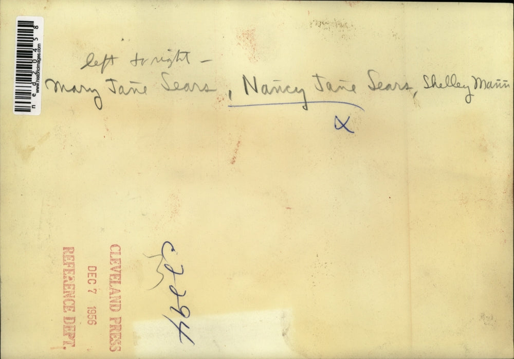 1956 Press Photo Mary Jeane Sears, Nancy Jane Sears, And Shelley Mann In Pool