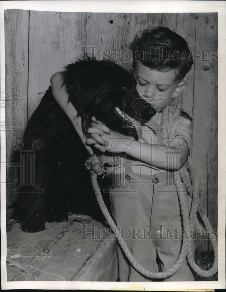 1947 Press Photo "Hey, You!" Saves Master Who Was Pinned Under Car For 15 Hours