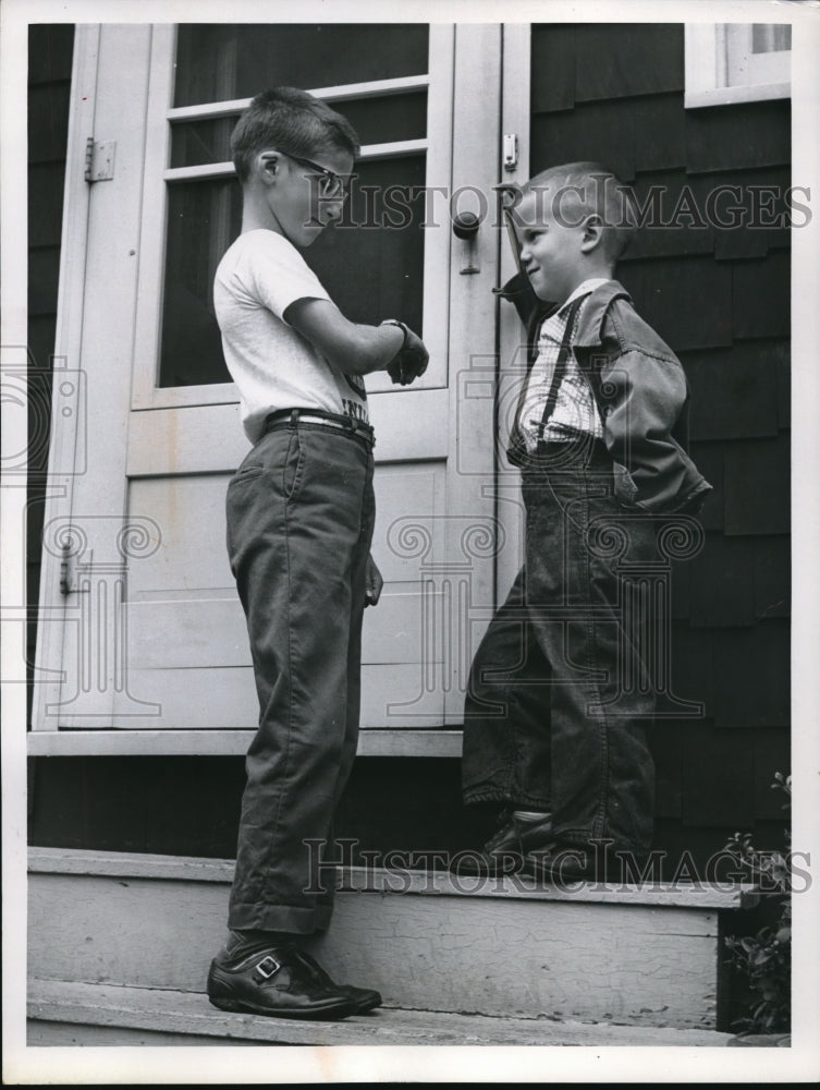 Load image into Gallery viewer, 1961 Press Photo Jeffrey Pattie and Kenny Keller playing in Cleveland Heights
